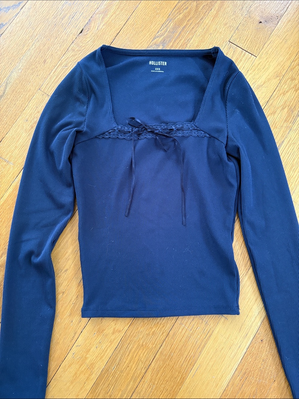 Hollister Navy Lace-Trim Ribbed Long Sleeve Top with Front Tie XXS